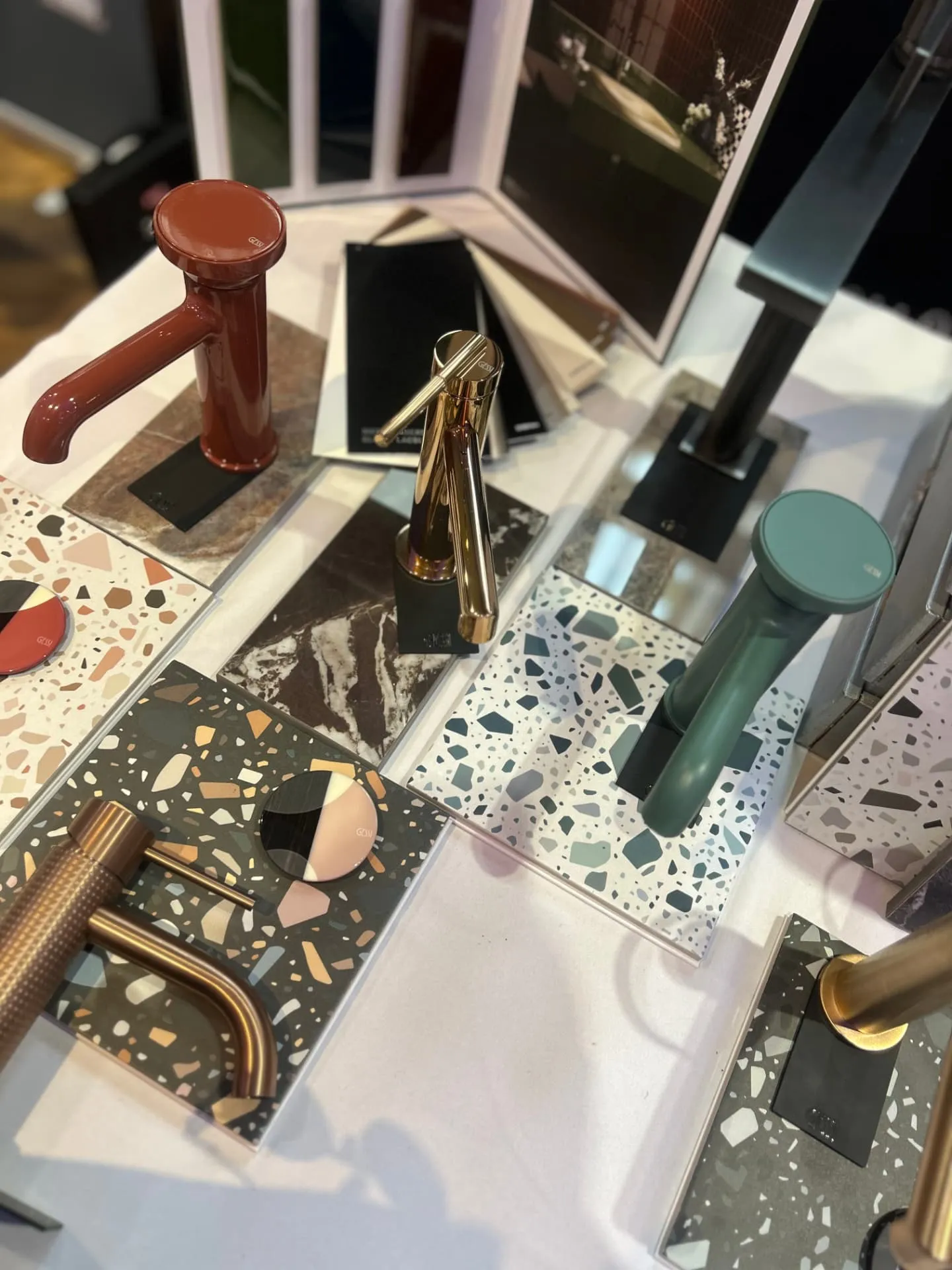 Gessi csaptelepek terrazzo és márvány mintalapokon